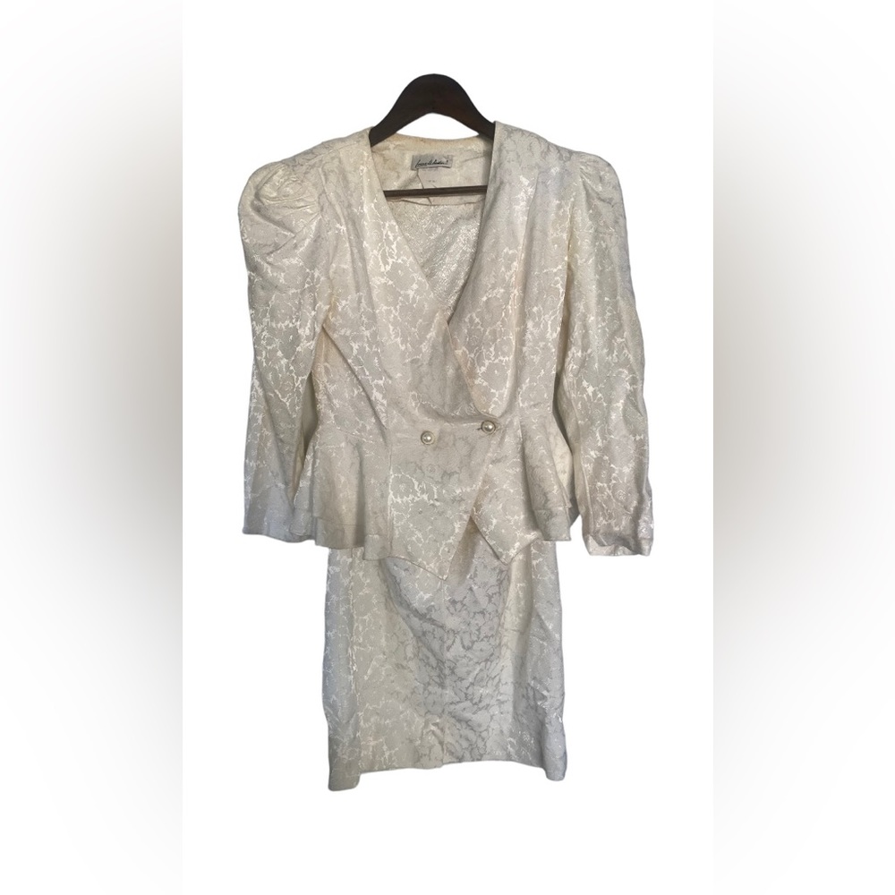 VINTAGE Laura Winston Ivory Floral Skirt & Jacket Suit (Size 7/8)
